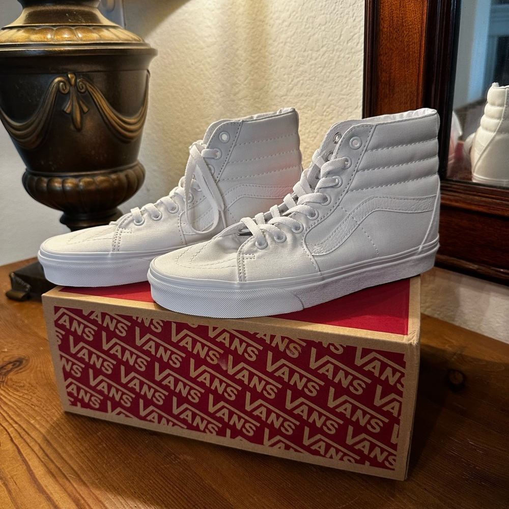 Vans White Sk8-Hi High-Top Sneakers Women’s Size 8.5 Men’s Size 7